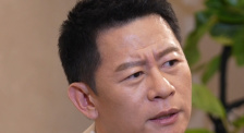 周迅助推青年摄影师 展现多面时尚魅 裘德·洛希望继续拍《神奇动物》：会一直等待 大片推荐 >> 动作 悬崖之上 8.2 暗藏汹涌谍战传奇 剧情 山河披锦绣 7.5 退耕还林脱贫致富 历史 大决战之淮海 9.0 抗战经典淮海战役 大决战之辽沈 改变历史史诗战略 剧情 免费 6.7 当代青年创业故事 爱情 漂亮的女邻居 7.5 三男子倾心一村姑 | | | | | | 电影频道节目中心官方网站 意见反馈 手机浏览精彩资讯 返回顶部 | (1/0) | (2/9) 组图： 重新播放 大图播放 猜你喜欢CCTV6 VIP影院 搜索 电影 星闻 独家 更多 专题 图片 视频 滚动 首页 新闻 大片 影库 CCTV6 VIP影院 客户端 电影网>新闻>明星资讯 《再见的延续》曝剧照 村花×坂口健太郎再陷虐恋 时间：2024.MV上线 A-lin歌唱爱与幸福2103人看过 《天才游戏》曝预告 彭昱畅丁禹兮化身纯恨宿敌2667人看过 《纯真年代的爱情》研讨会 孙千王天辰忆拍摄往3157人看过 新闻首页 电影新闻首页 明星新闻 华语 海外 成龙、梁朝伟、小贝、李栋旭等观战NBA中国赛 日前，25-26赛季NBA季前赛在中国澳门举行，成龙、梁朝伟 、刘嘉玲、任达华、大卫·贝克汉姆、林书豪、李小鹏、李栋旭、刘宪华、杜华、李汶翰等到场观.Disney+剧集《诉讼女王》（All\'s Fair）在化学之家举行首映礼。